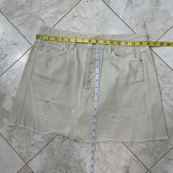 WE THE FREE {M/30} Jean Skirt Miniskirt Cream Button Fly Distressed Fray… - Picture 2 of 6